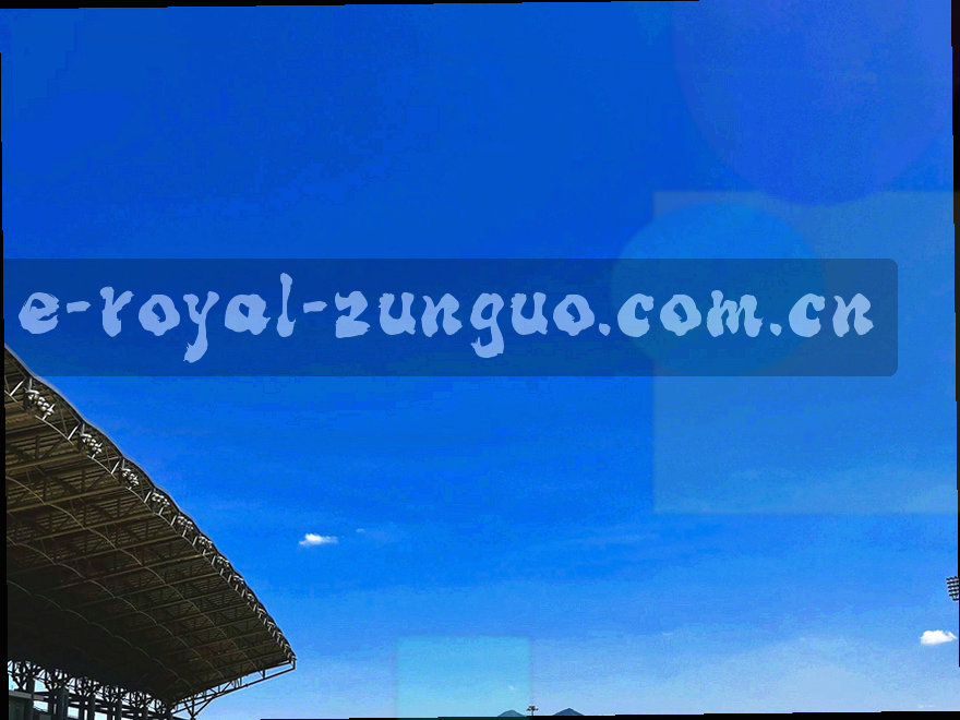两块不同比例的屏幕轮廓被同一组线条串联，示意桌面端与移动端共用一套栏目索引